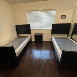 5 Pieces Twin bedroom Wardrobe Included 