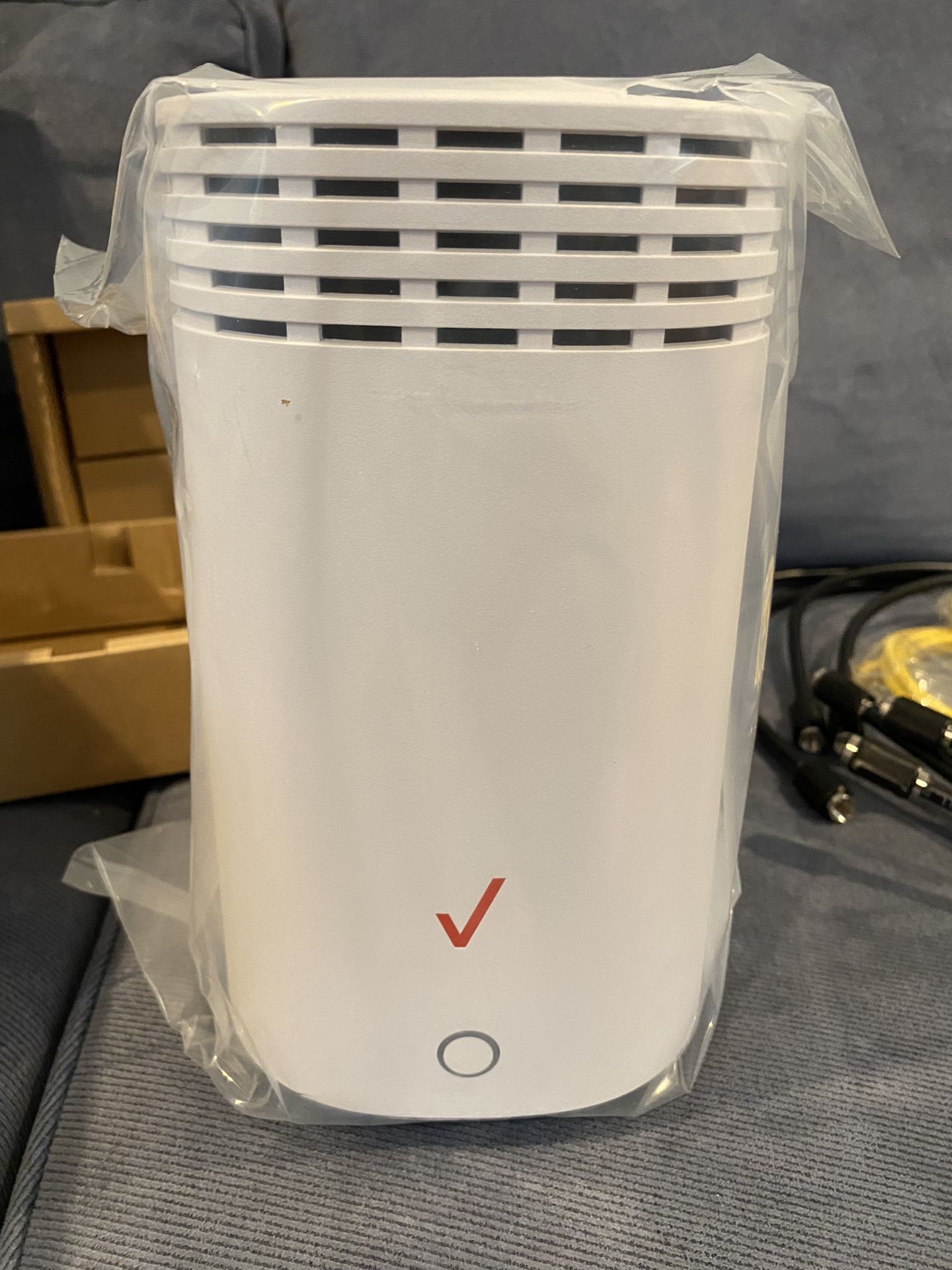 Verizon FIOS Extender Model E3200 Brand New