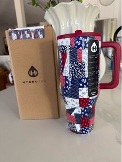 BRAND NEW Quilted Americana Hydrojug Traveler 40 oz