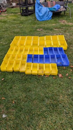 Akrobins total (47) (16) yellow 14"x8¼"x7" (7) yellow 15"x5¾"x5"  (11) blue 15"x5¾"x5" (13) yellow 11"x5½"x5"