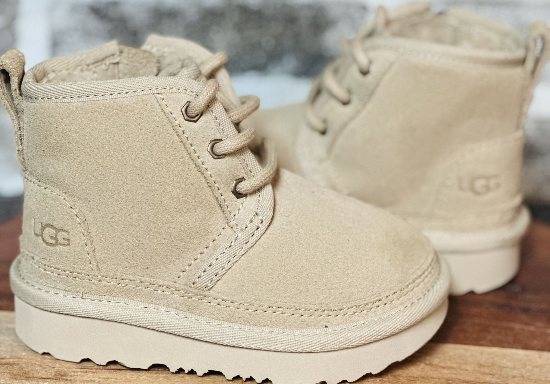 New toddler UGG Boots Sz6