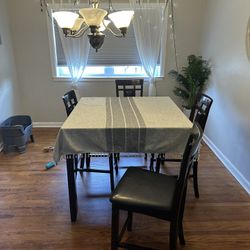 Kitchen Table 4 Chairs 