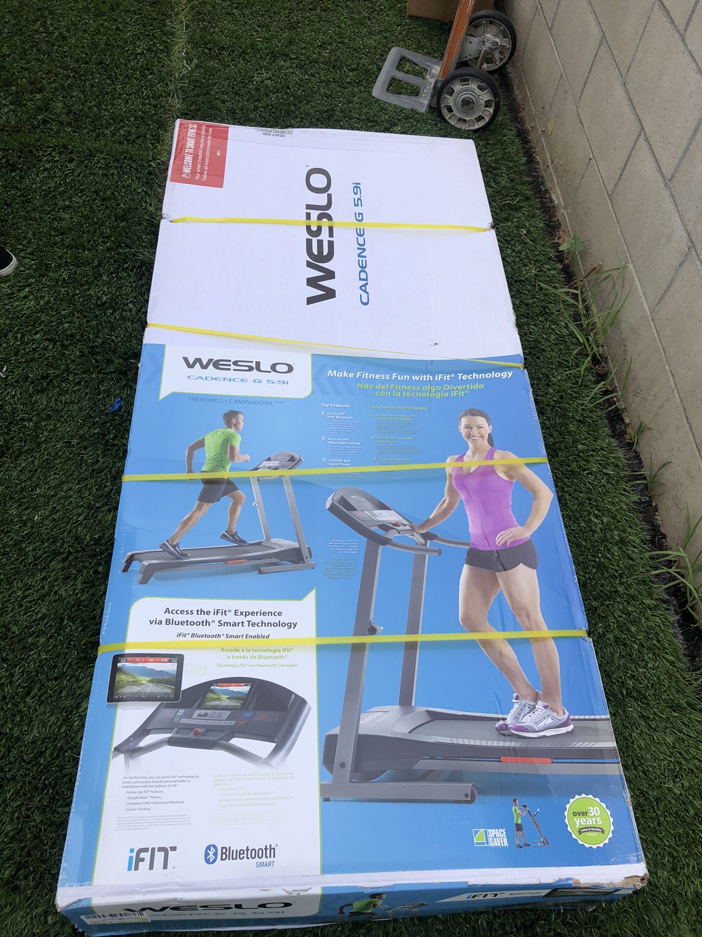 Weslo cadence treadmill! Brand new has Bluetooth built in! for Sale in
