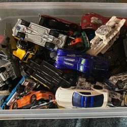 Hot wheels/planes/ Helicopters