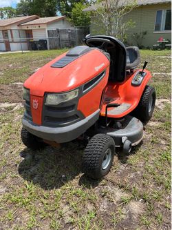 Husqvarna Riding Mower (YTH2042)