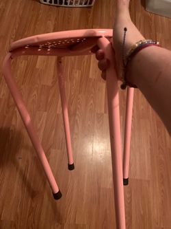 Pink metal Stool pick up in Coral Springs 33071