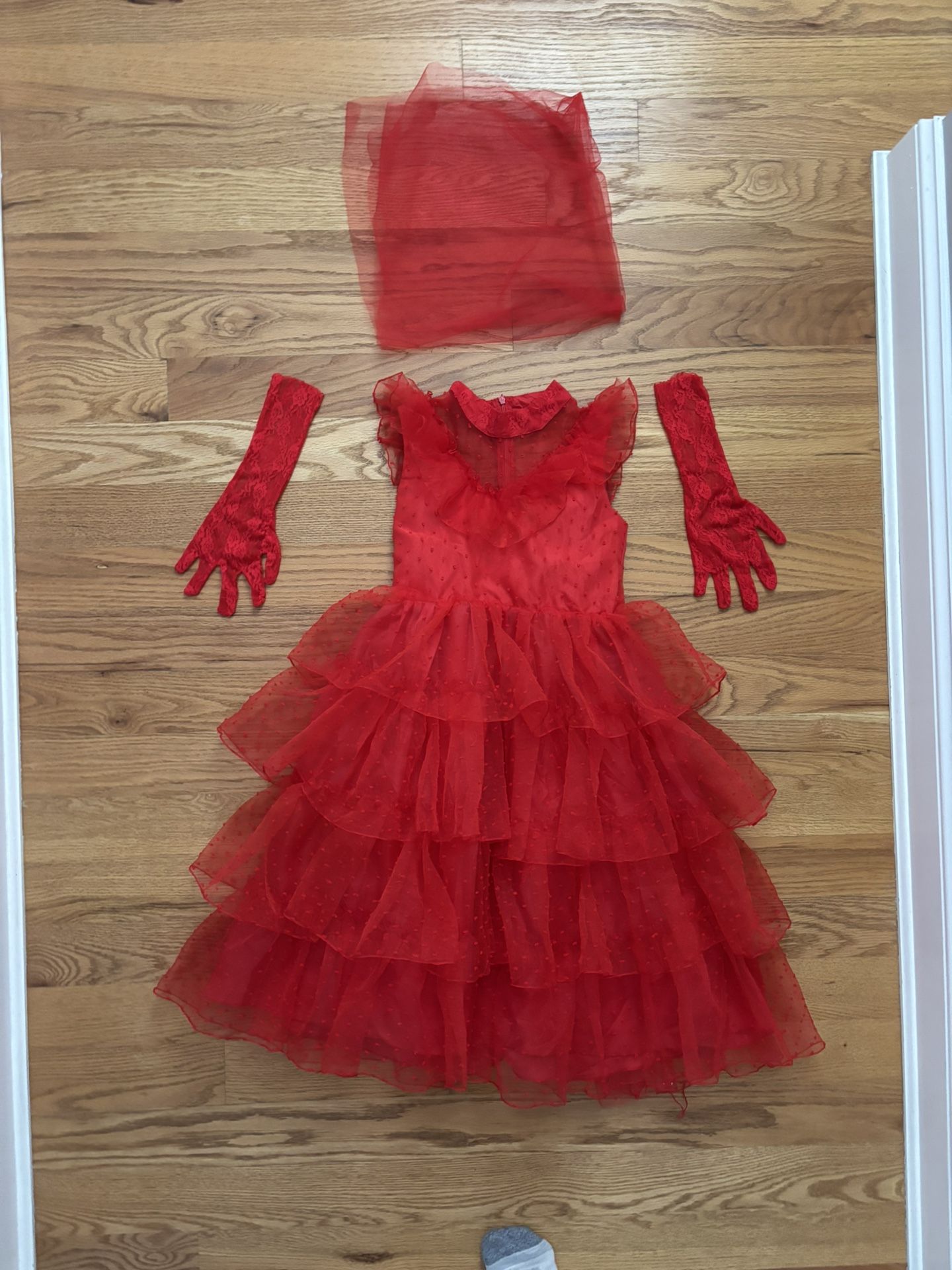 Beetlejuice Lydia Deetz Red Wedding Costume Dress, Gloves & Veil - Size 6/7