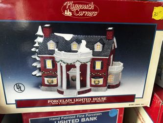 Plymouth Corners Lighted Christmas House