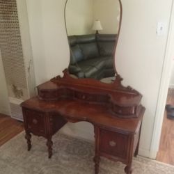 Antique Vanity  5 Drawers 1 Mirror 