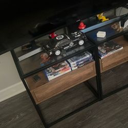 2 End Tables 