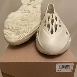 Yeezy Foam Runner 'Sand' (FY4567) Size 4,9,12,15