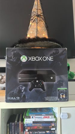 Xbox One 80GB – Like New – Original Box – Used 1 Week