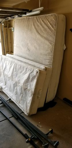 Simmons deep sleep king mattress, box spring and frame