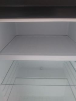 FRIGIDAIRE SMALL FRIDGE AND FREEZER