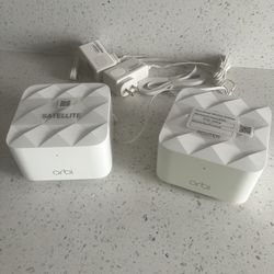  NETGEAR Orbi Mesh WiFi Add-on Satellite - Works with Your Orbi Router, add up to 1,500 sq. ft, speeds up to 1.2Gbps (RBS10) (RBS10-100NAS)