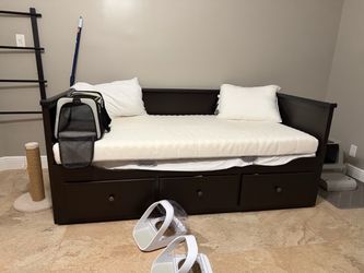 IKEA Hemnes Daybed and Mattress