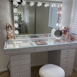 Impressions Vanity Slaystation Pro Table And Mirror 