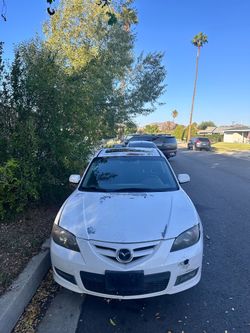 MAZDA 3 s
