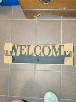 Welcome plaque wall hook