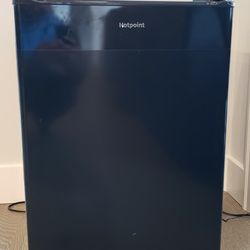 Hotpoint Mini Refrigerator