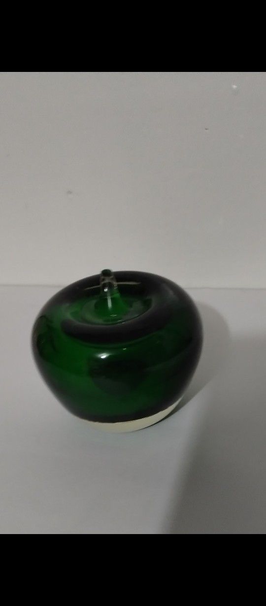 MURANO GLASS APPLE PAPERWEIGHT 3.5"×3" - A900
