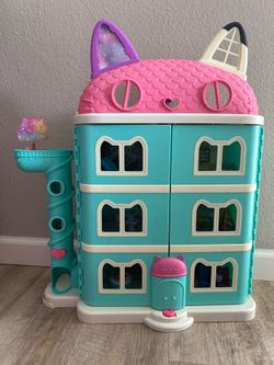Gabby doll house