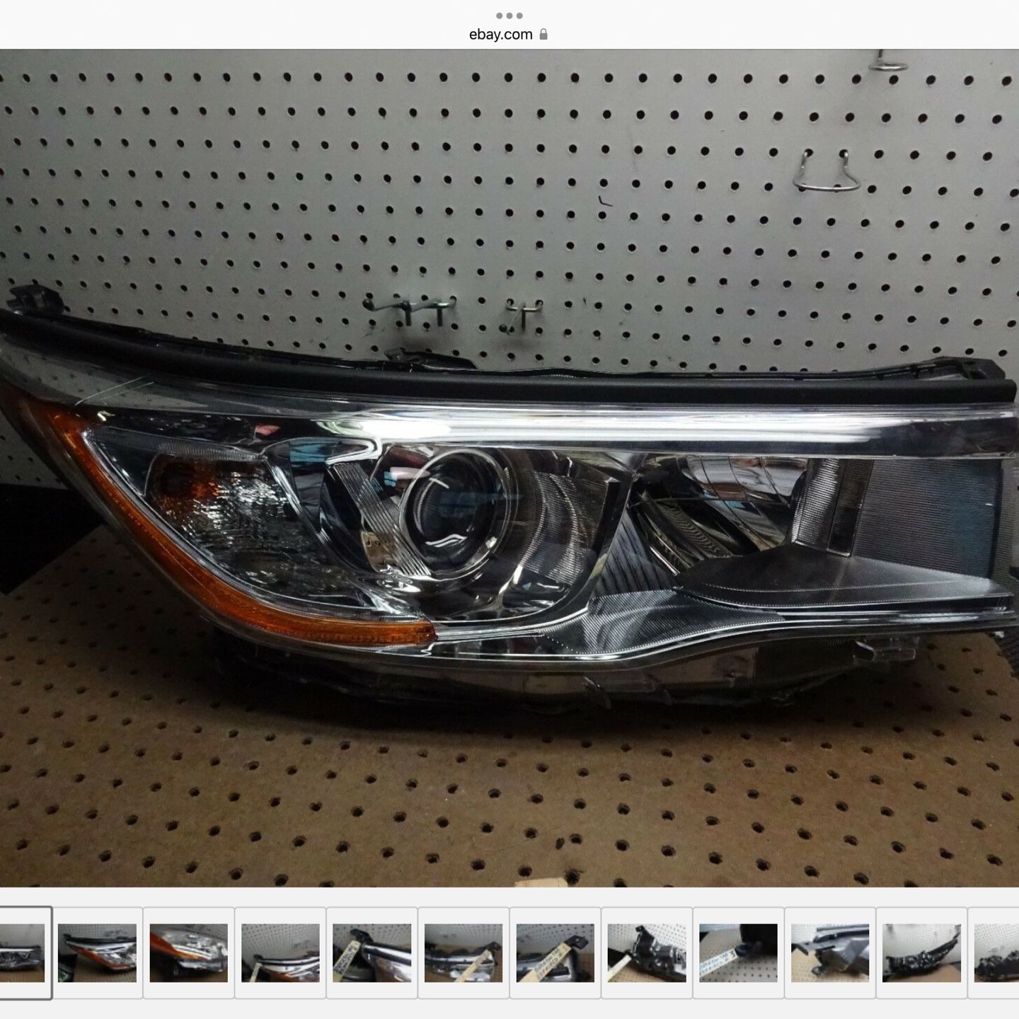 2014-2015 TOYOTA HIGHLANDER HALOGEN RIGHT PASENGER HEADLIGHT OEM