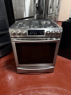 Samsung 5-burner gas stove in very good condition, working perfectly, delivered and installed with a 3-month warranty