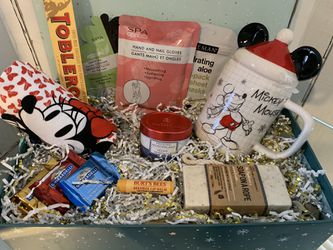 ❤️Mickey Mouse Spa Gift Basket❤️