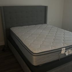 Queen Adjustable Frame & Mattress