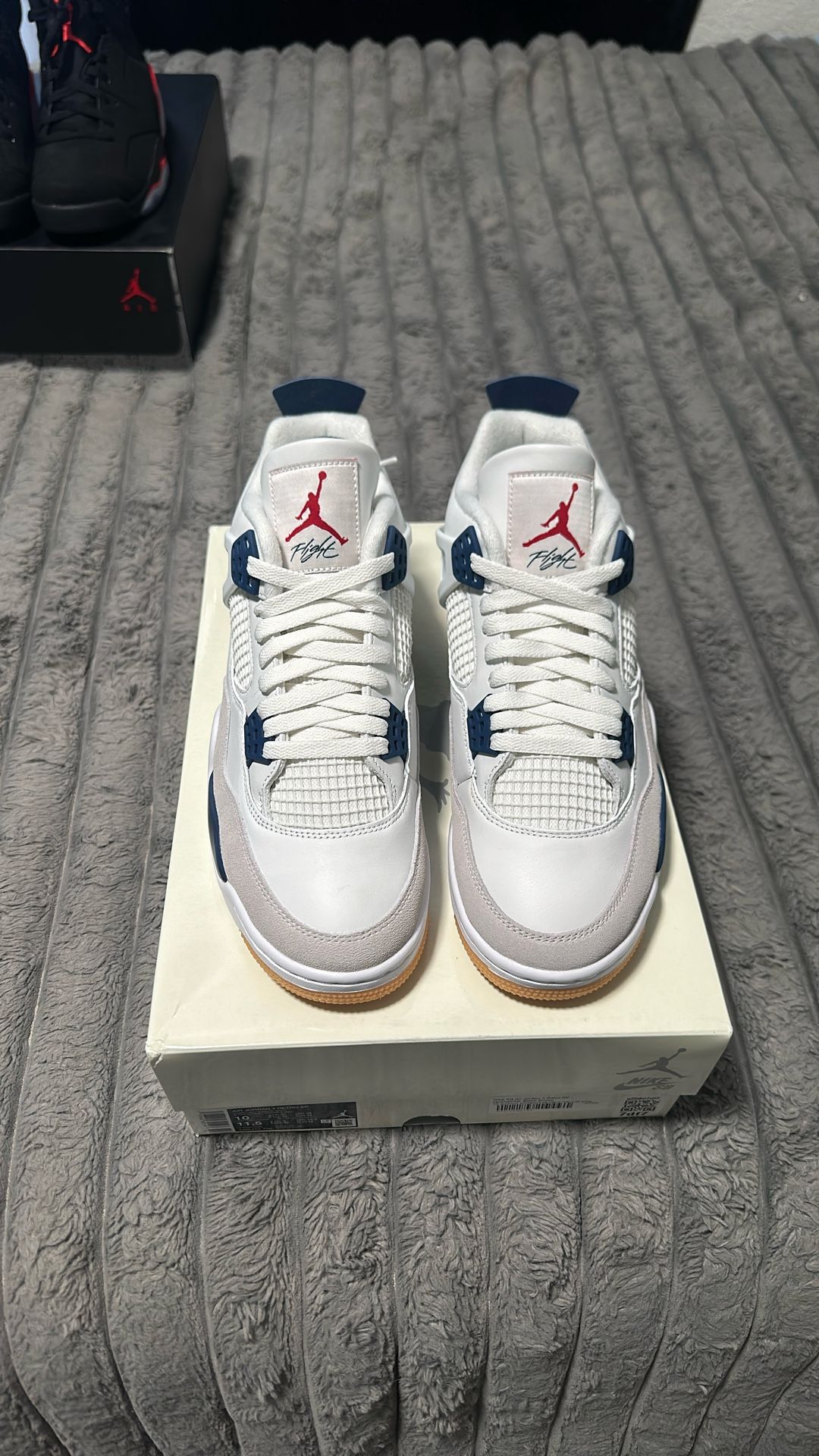 JORDAN 4 RETRO SB