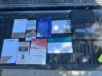 2009 Toyota Tundra Owner's Manual with case and warranty maintence booklets