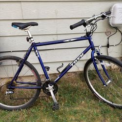 TREK 830 BIKE