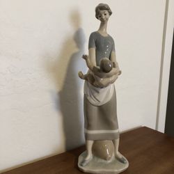 Lladro Mother And Child, 13 Inches Tall