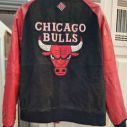 Chicago Bulls varsity jacket Size Large Asking $125 Firm Pick Up Only