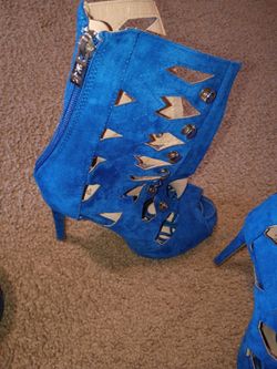 Ladies shoes size 9