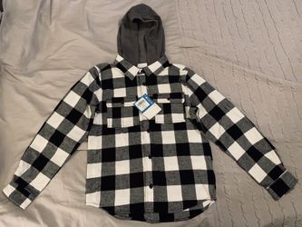 “New Columbia” Black,White & Grey Plaid (Youth 8-10)Hoodie**Only$15 (I paid over $40 I ordered the wrong size) “Smoke Fee/Pet Free Home” 🏡