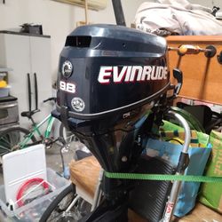 9.8hp Evenrude Outboard Motor