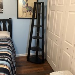 Corner Bookshelve