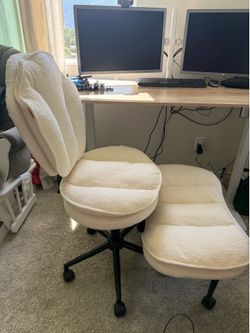 Office chair with footrest for cross-legged position