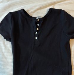 Black tee