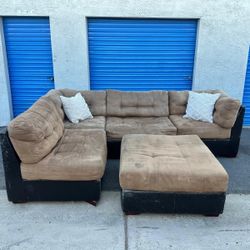 Beautiful Sectional Couch With Ottoman, 🛋  Very Clean 