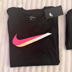 Nike Women’s XS Black T-shirt’s Bundle $15