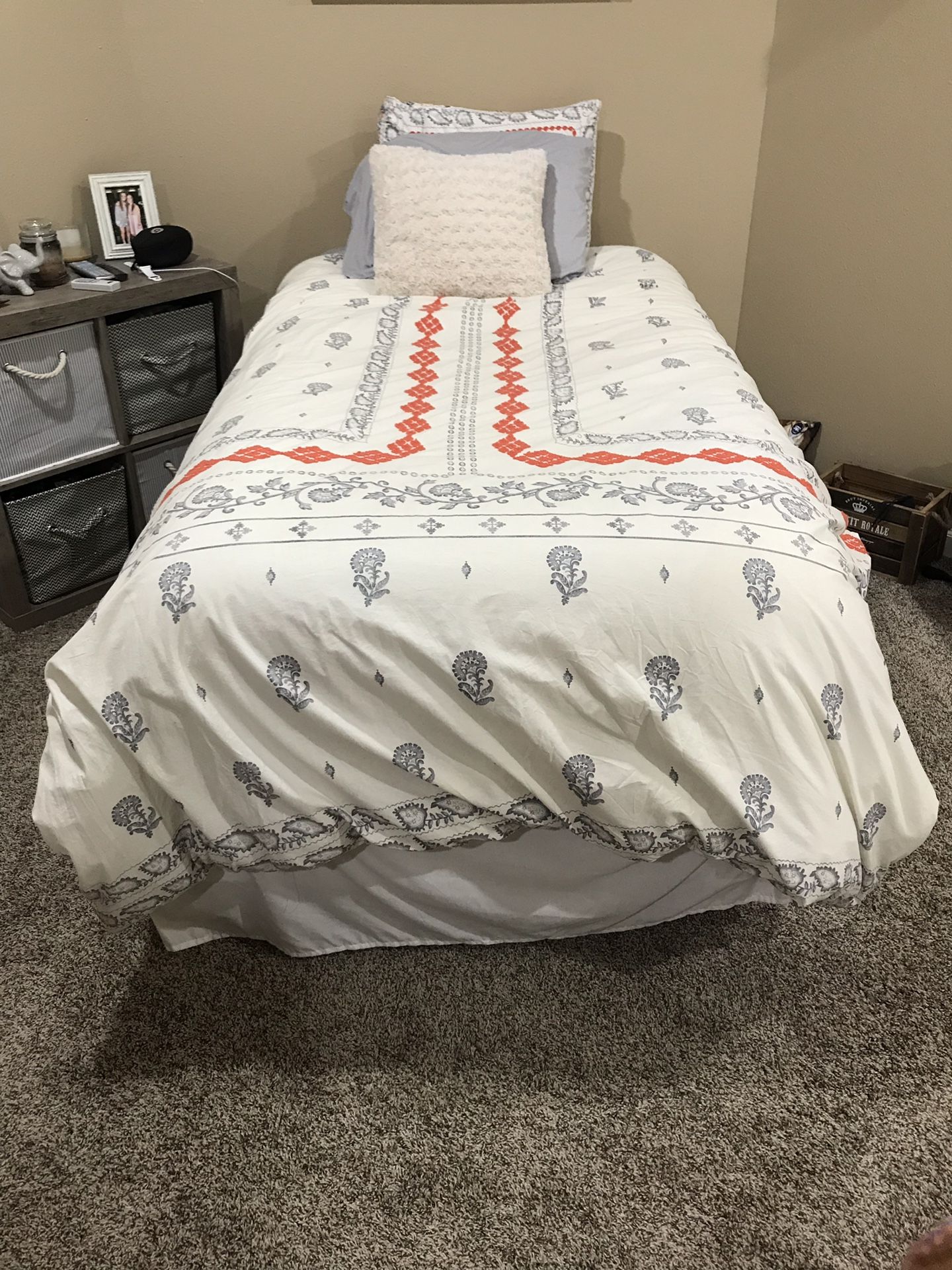 Twin Bed with Accessories