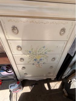 Vintage dresser