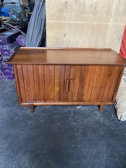 Mid Century Modern Heritage Henredon Mini Credenza 46” Length X 17” Deep X 25” High