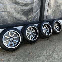 22x12 Fuel Maverick 2 Piece Wheels & 33s 6 LUG UNIVERSAL 6x5.5/6x135