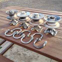 Cantilevered Gate Rollers