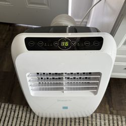 Portable Air Conditioner / Mobile AC Unit with Remote – Works Great – $100