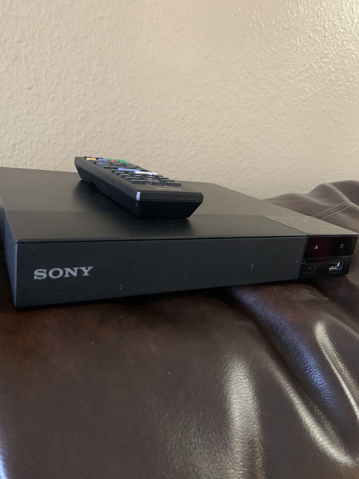 SONY BLU-RAY DISC/DVD PLAYER